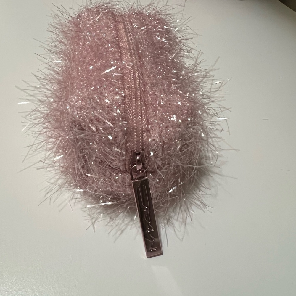 Mac Mini Makeup Bag - Picture 2 of 3